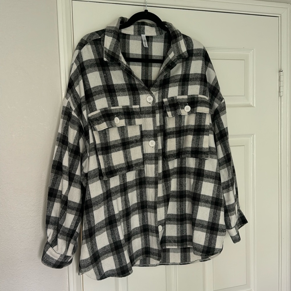 Daisies black and white plaid flannel jacket